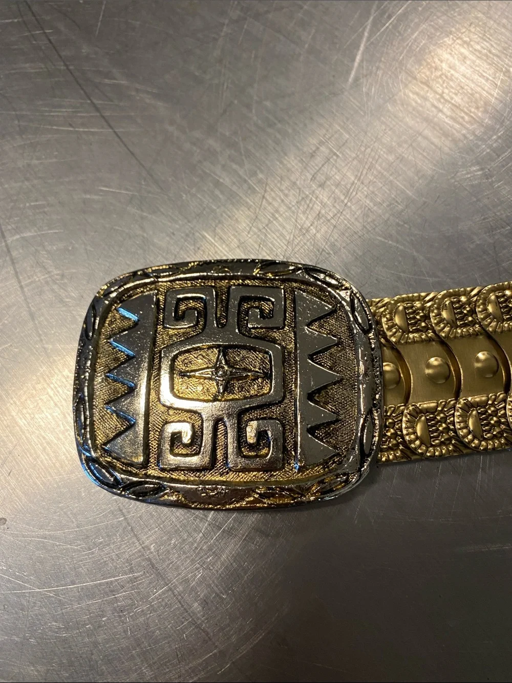 Vintage Gold tone stretchable metal belt